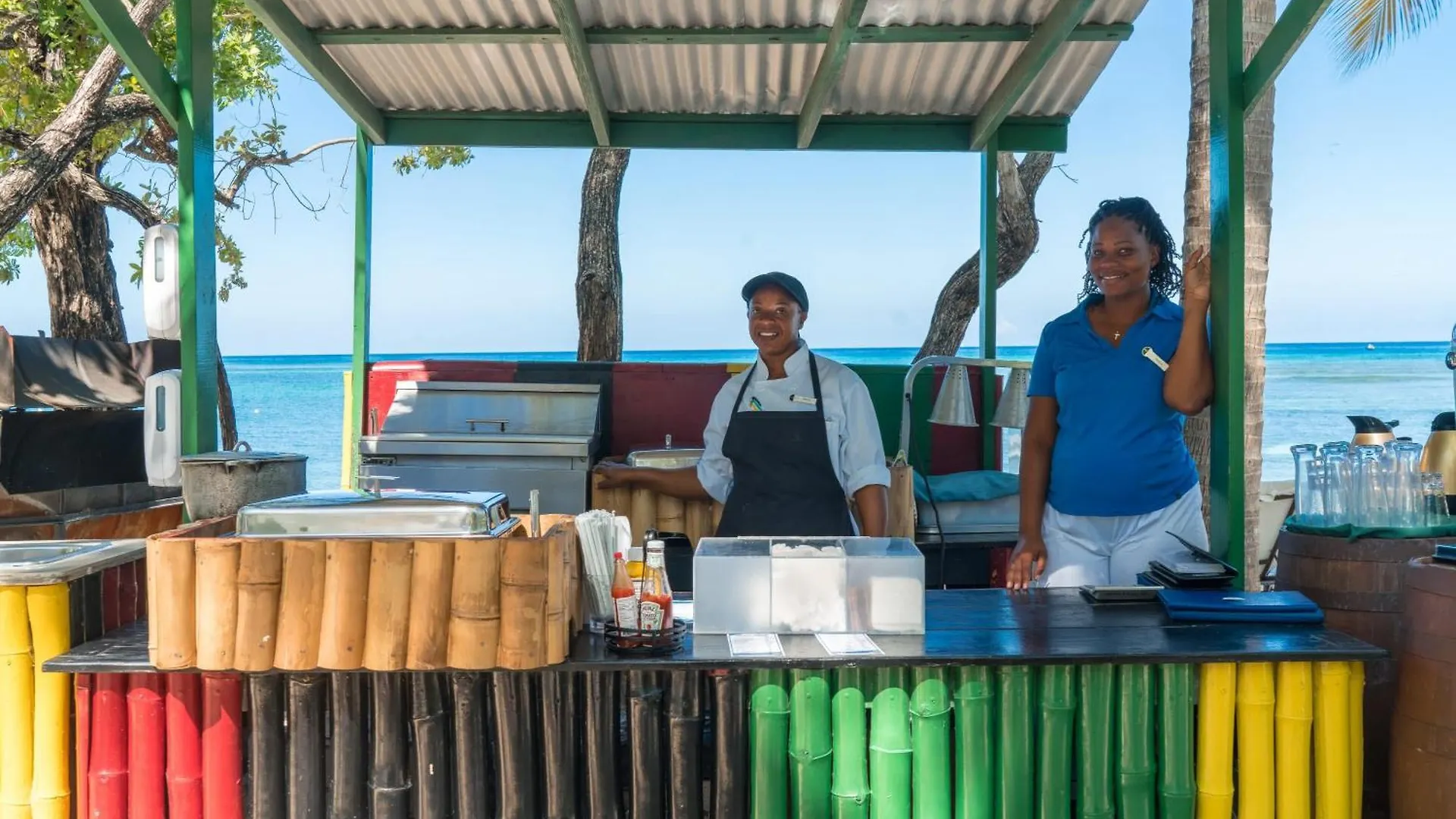 Hospitality Expert Bts 4 - Pool Beach & Bar Montego Bay Jamaica