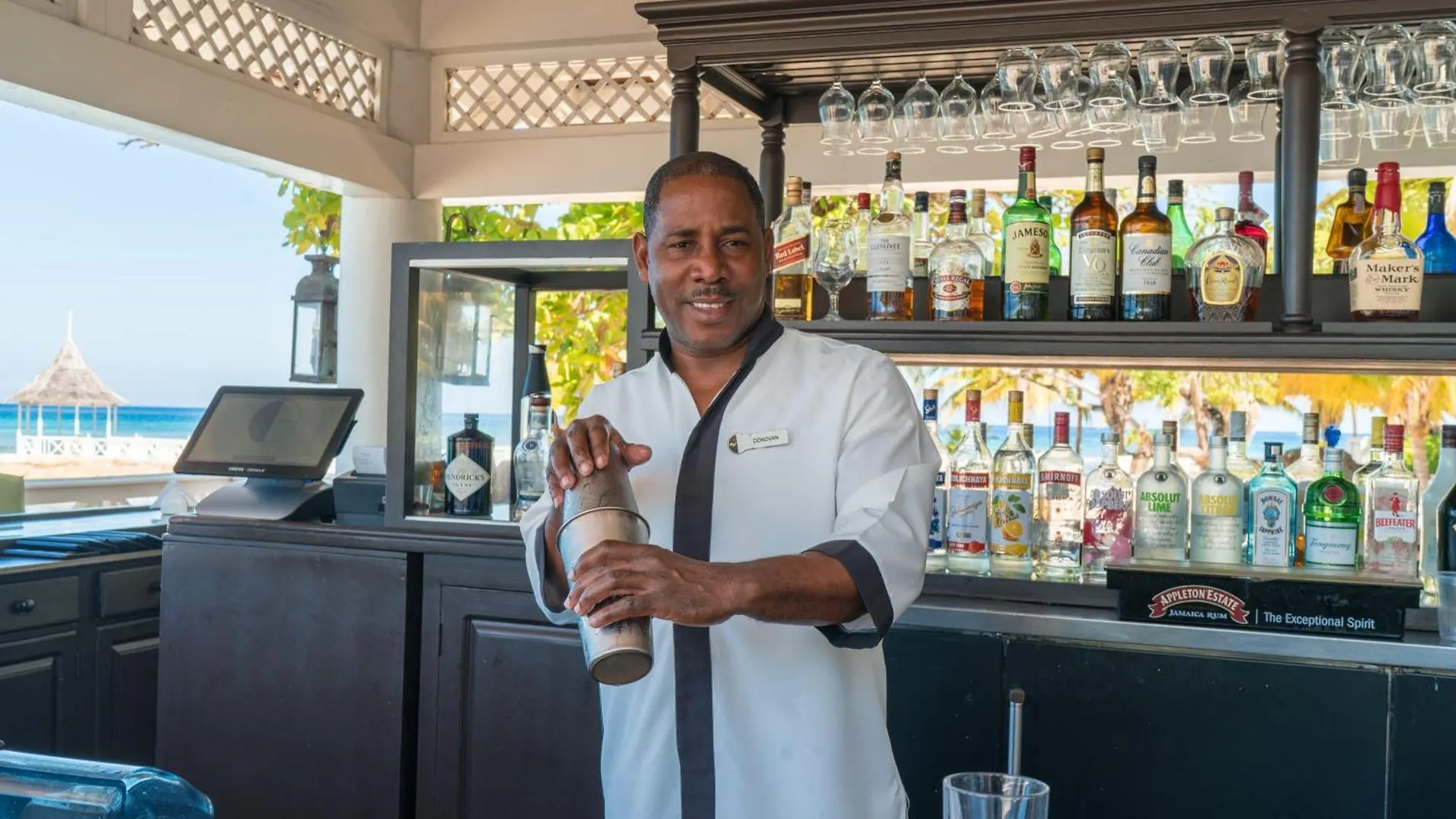 Hospitality Expert Bts 4 - Pool Beach & Bar Montego Bay