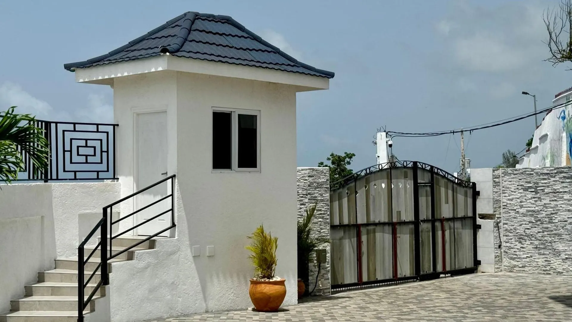 Inn Hospitality Expert Bts 4 - Pool Beach & Bar Montego Bay