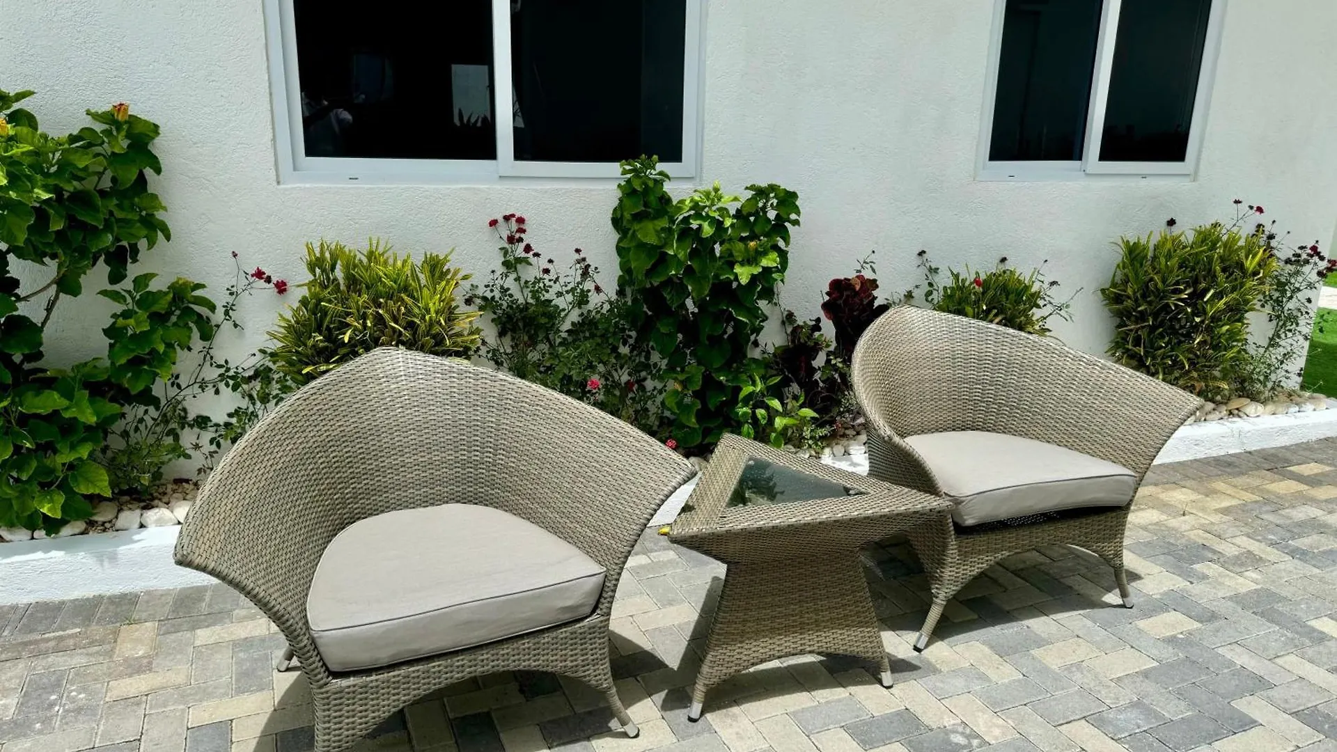 Hospitality Expert Bts 4 - Pool Beach & Bar Montego Bay