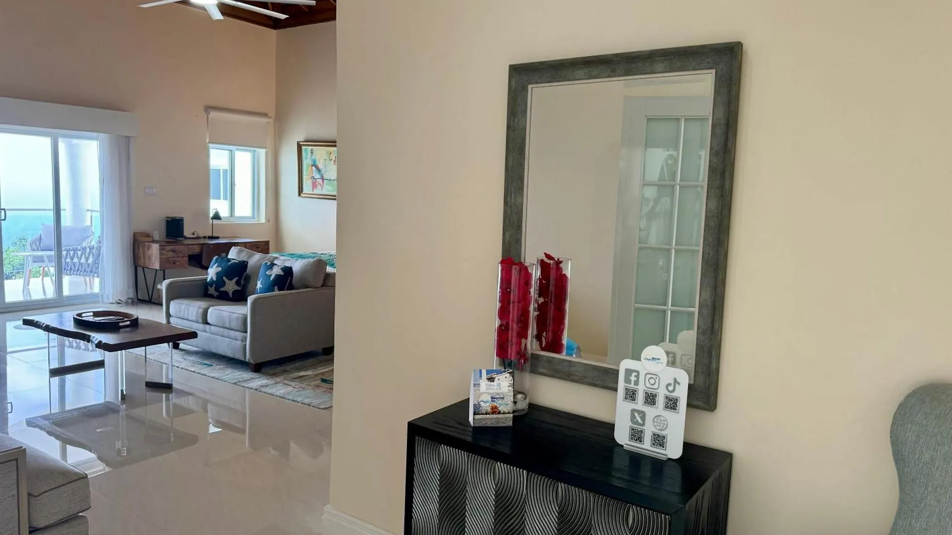 Hospitality Expert Bts 4 - Pool Beach & Bar Montego Bay