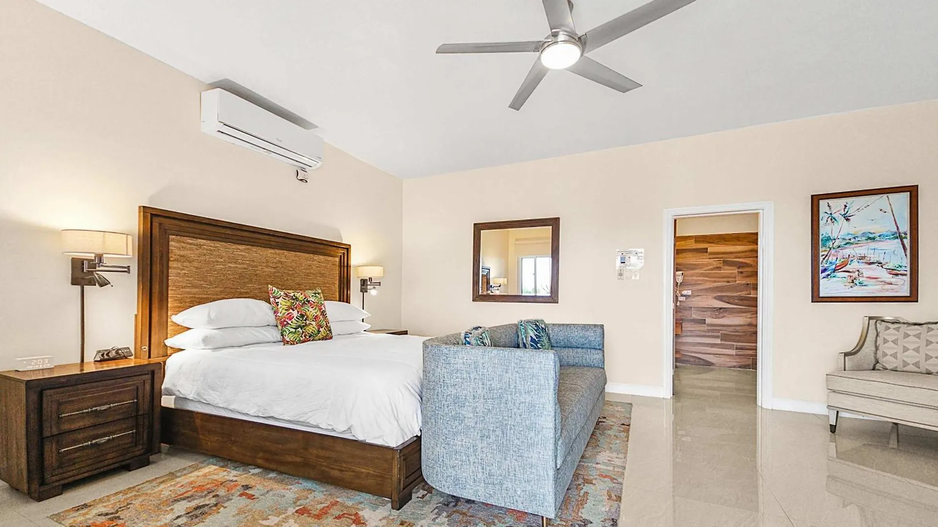 Hospitality Expert Bts 4 - Pool Beach & Bar Montego Bay
