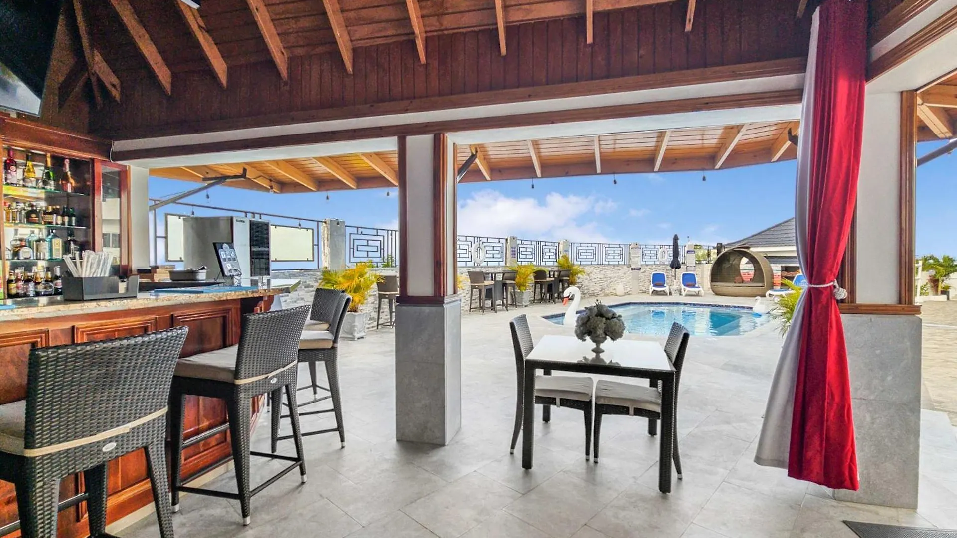 Hospitality Expert Bts 4 - Pool Beach & Bar Montego Bay