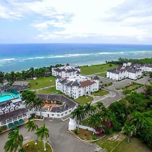 Seacastles By The Beach/pool Aparthotel