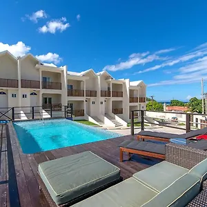 Luxury 2br Facing W/pool #5 Apartment